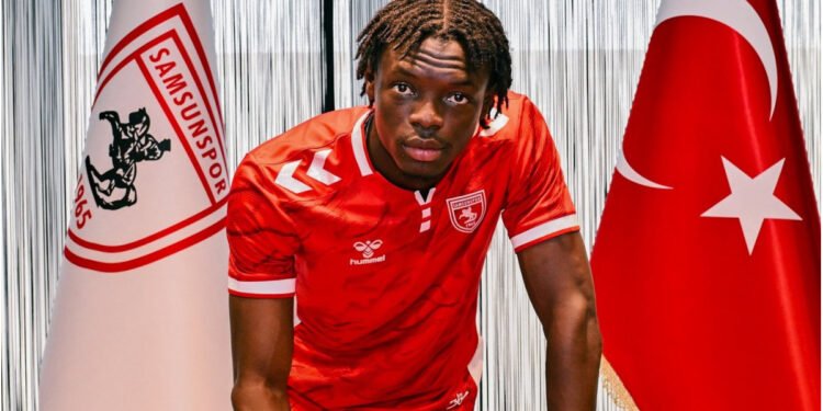 Samsunspor Savunmaya Duvar Ördü: Polonyalı Stoperle Resmi Sözleşme İmzalandı