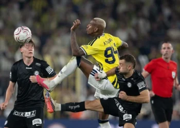 Avusturya Basınında Fenerbahçe Kasırgası: Sturm Graz Karşısında Tarihi Gövde Gösterisi